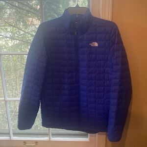 North Face Youth Jacket
Excellent condition - lightly used
No stains or tears